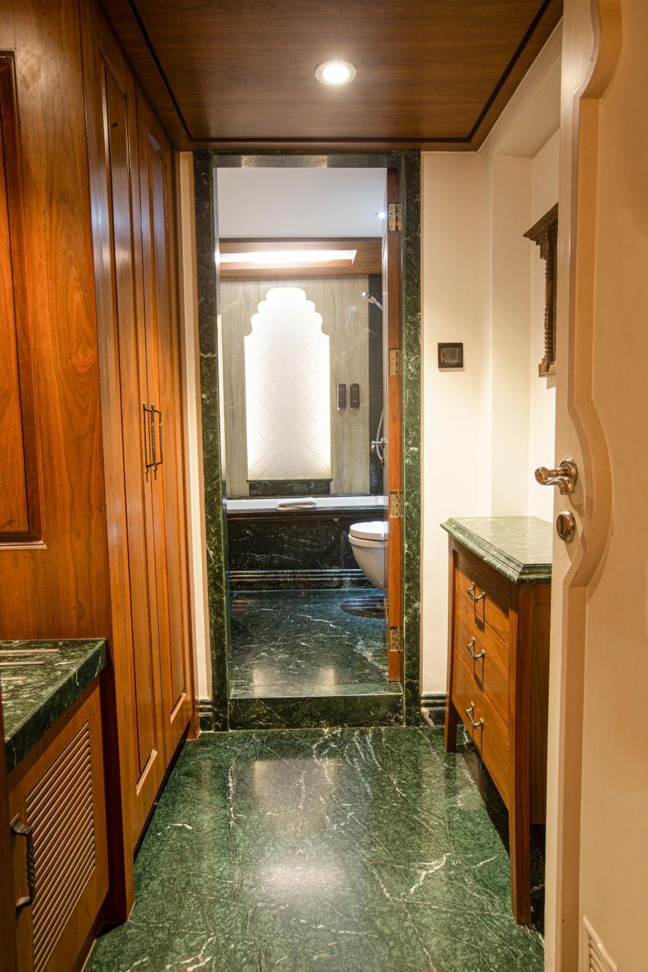 Hotel Bawa Continental Mumbai  Buitenkant foto