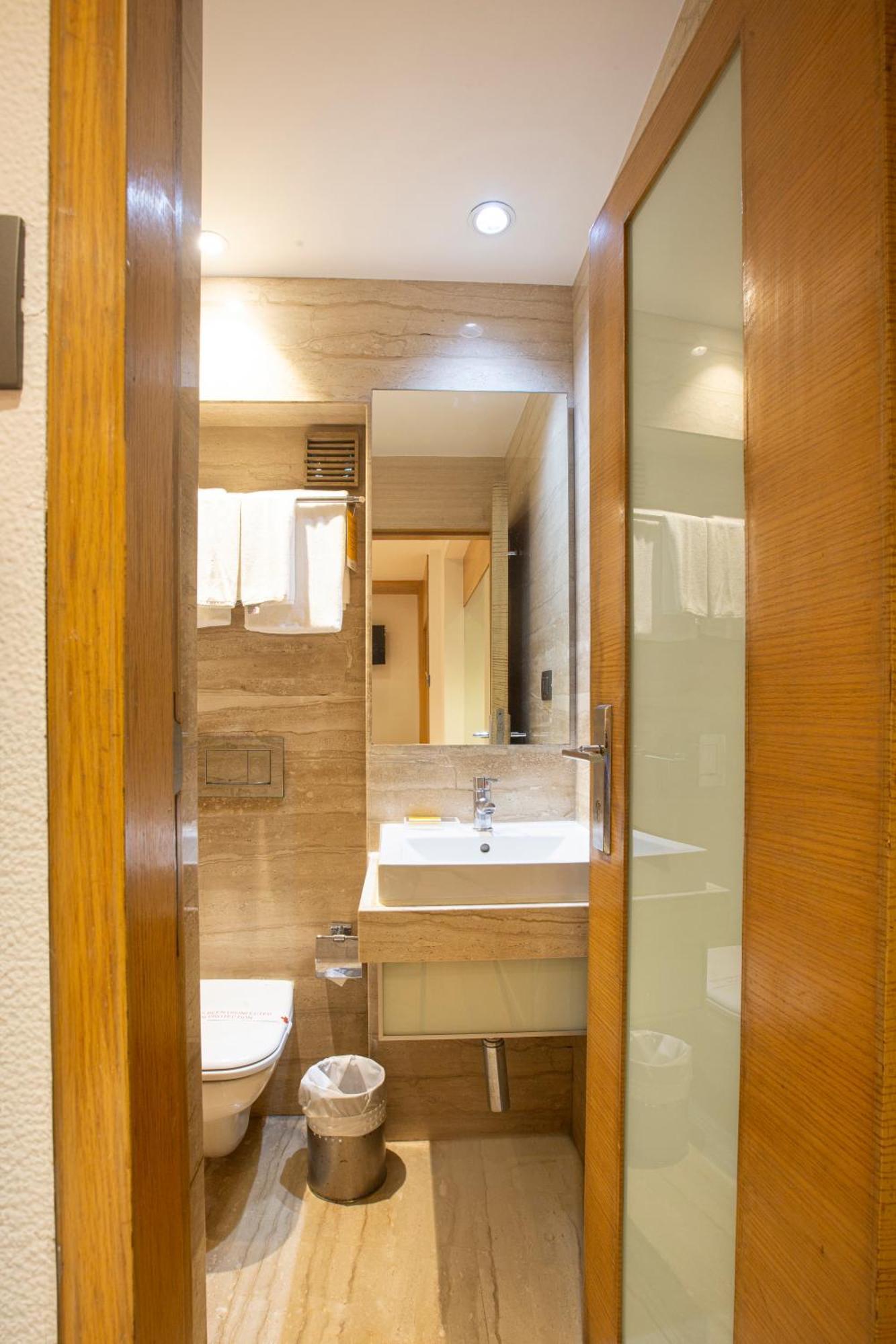 Hotel Bawa Continental Mumbai  Buitenkant foto