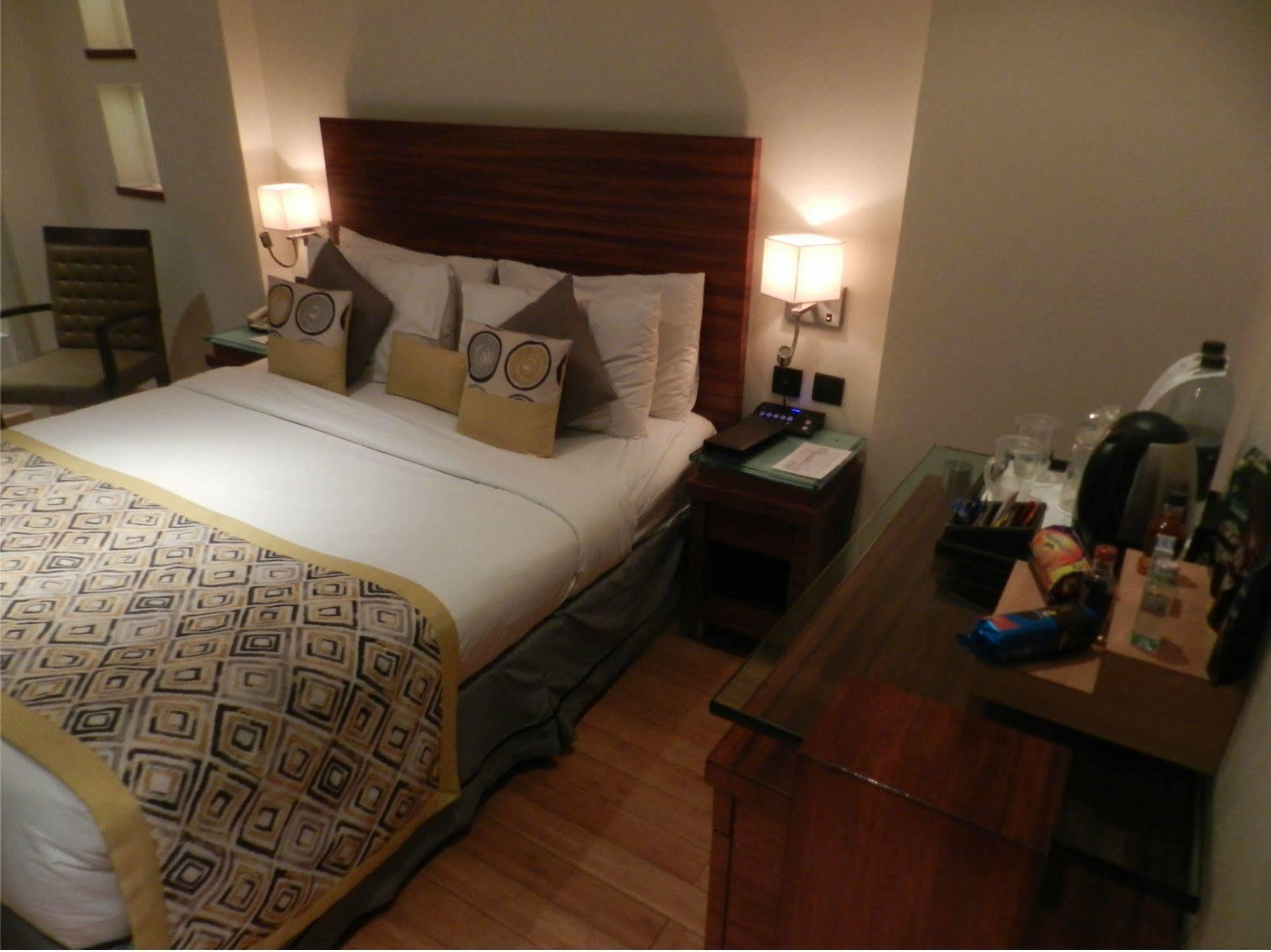 Hotel Bawa Continental Mumbai  Buitenkant foto