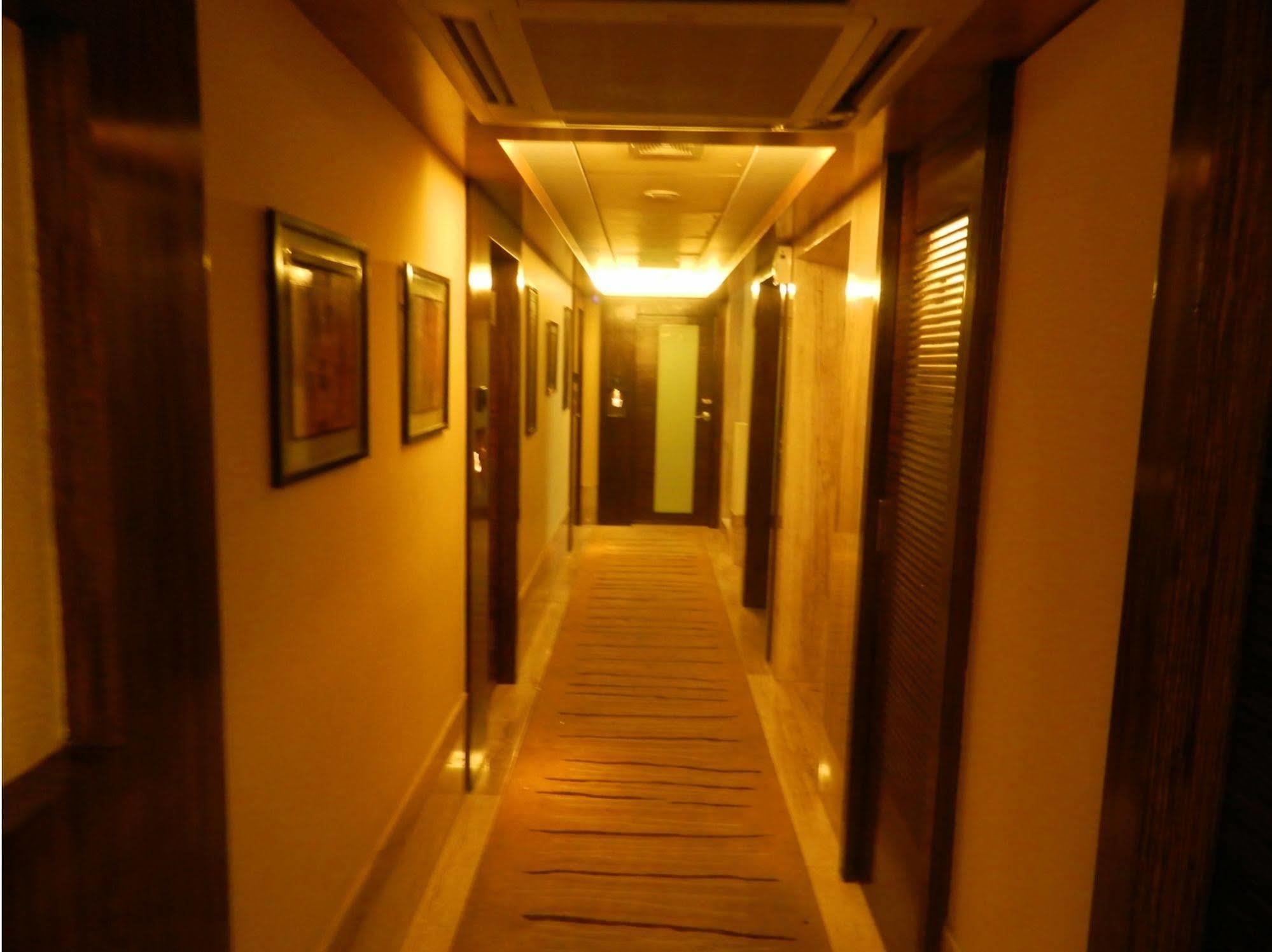 Hotel Bawa Continental Mumbai  Buitenkant foto